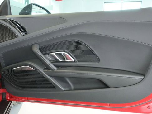 Used 2021 Audi R8 V10 w/ Premium Package RWD image 19