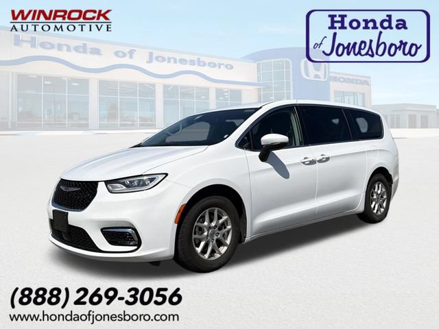 Used 2023 Chrysler Pacifica Touring-L FWD image 1