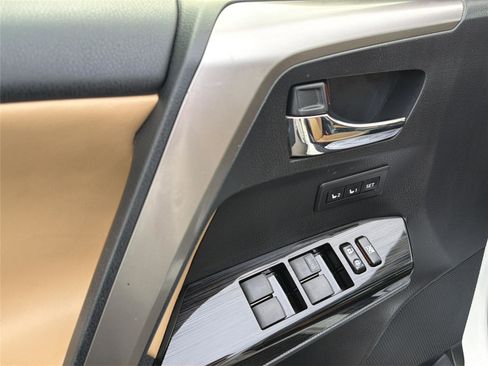 Used 2018 Toyota RAV4 Limited image 36