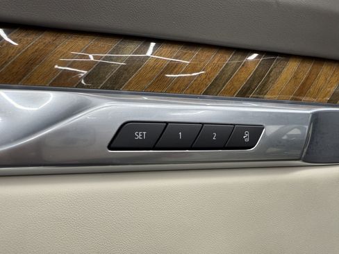 Used 2025 Cadillac Escalade ESV Sport Platinum image 12