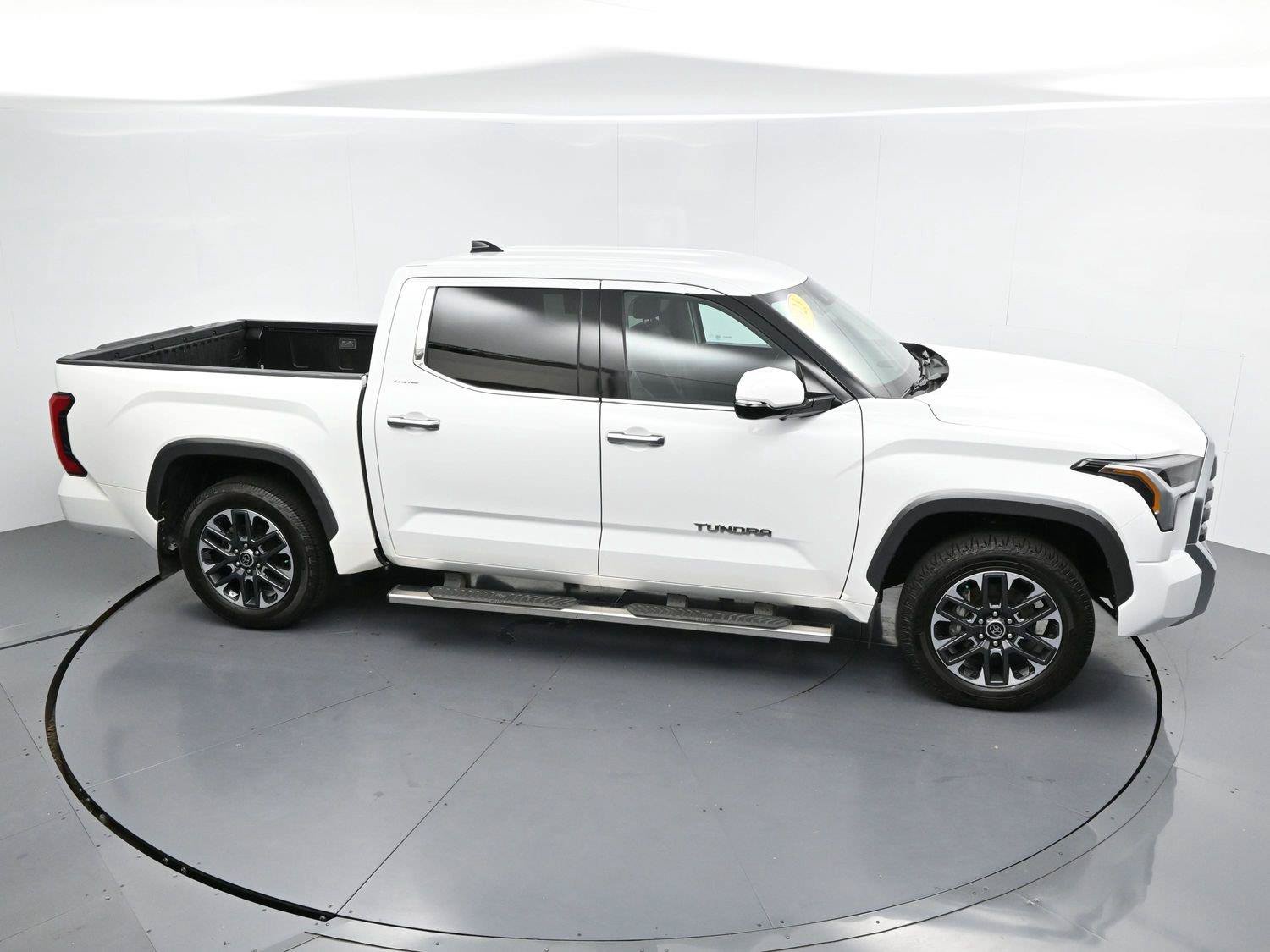 Used 2023 Toyota Tundra Limited AWD/4WD image 40