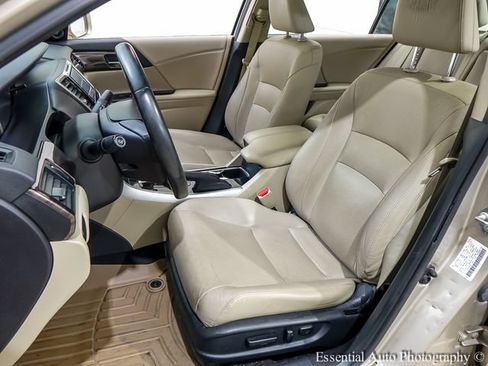 Used 2017 Honda Accord EX-L image 10