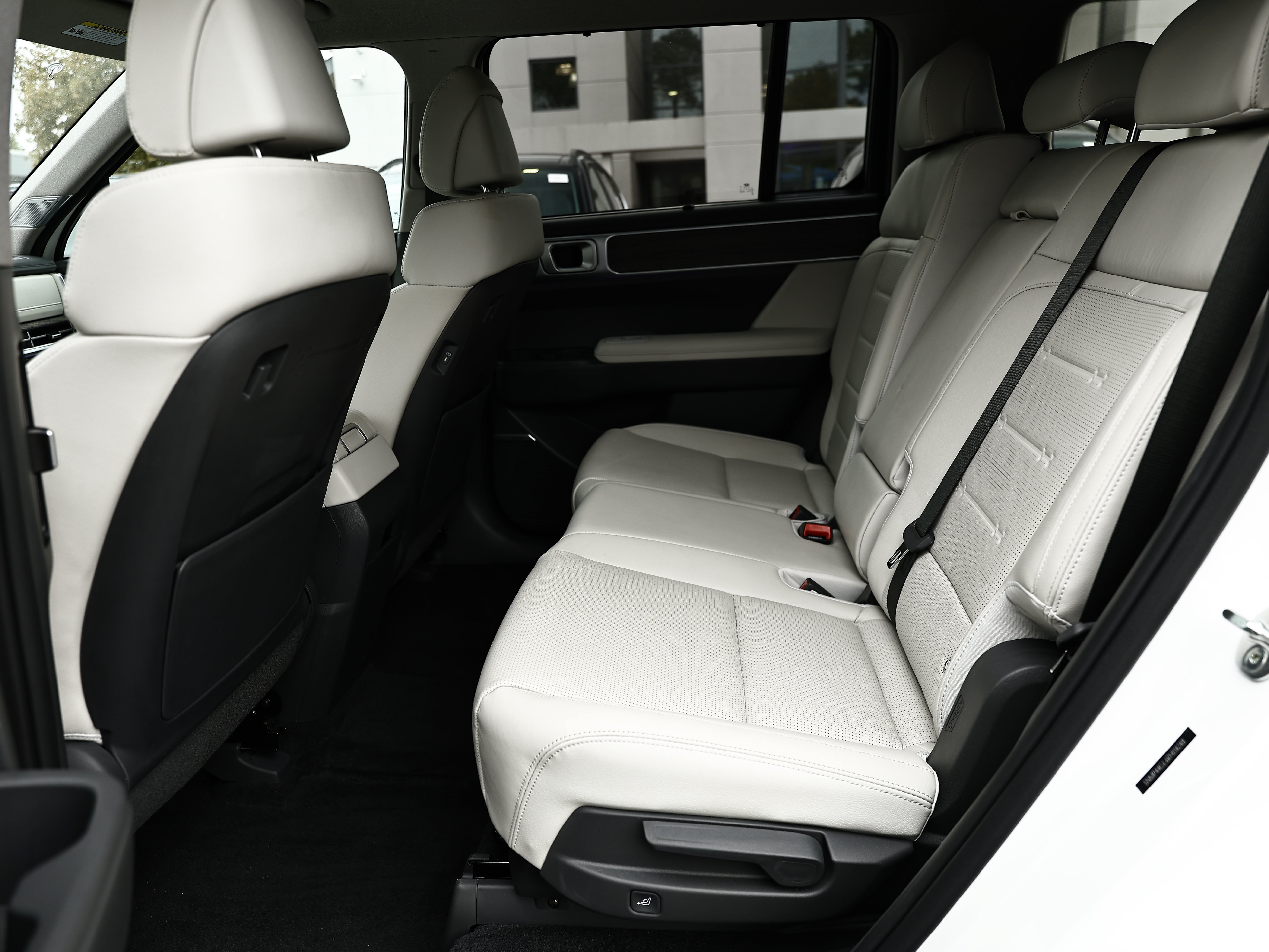 Used 2024 Hyundai Santa Fe Limited FWD image 25