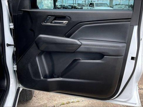 Used 2024 Chevrolet Colorado LT w/ LT Convenience Package III RWD image 29