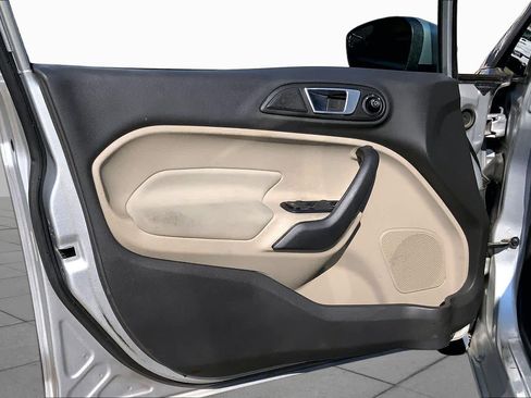 Used 2014 Ford Fiesta SE FWD image 18