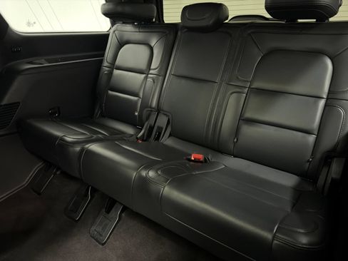 Certified 2023 Lincoln Navigator Reserve AWD/4WD image 21