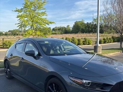 Used 2022 MAZDA MAZDA3 s FWD image 2