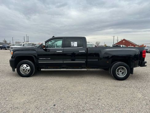 Used 2017 GMC Sierra 3500 Denali w/ Duramax Plus Package image 6