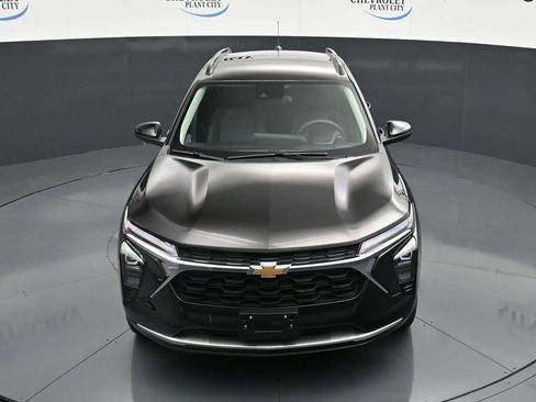 Used 2025 Chevrolet Trax LT image 10