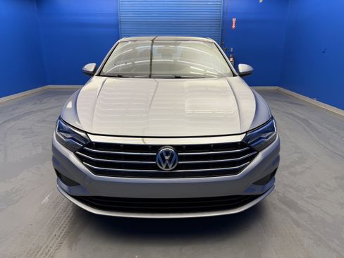 Used 2019 Volkswagen Jetta SE FWD image 3