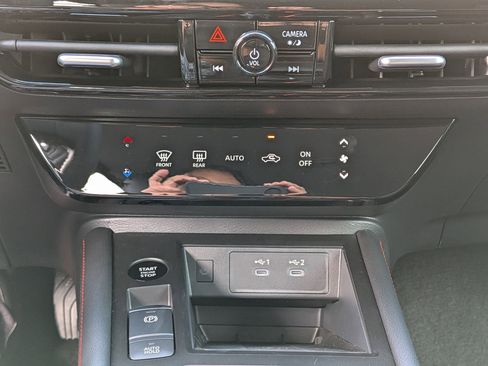 New 2026 Nissan Kicks SR image 23