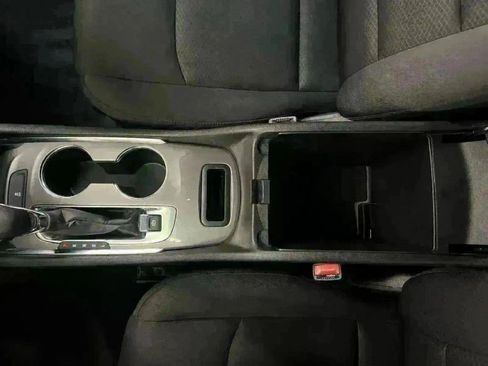 Used 2023 Chevrolet Malibu LT image 24