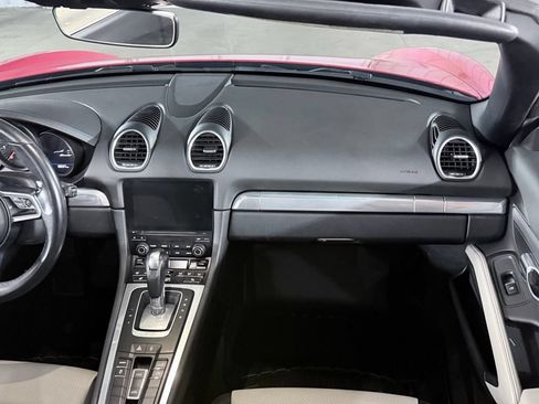 Used 2018 Porsche 718 Boxster RWD image 38