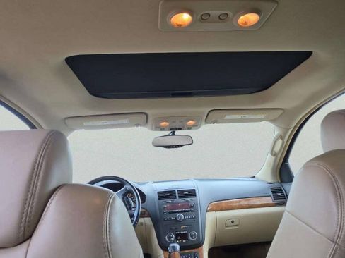 Used 2008 Saturn Outlook XR w/ Premium Trim Package FWD image 9
