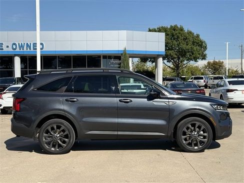 Used 2022 Kia Sorento SX Prestige w/ Rust Color Package image 3