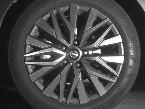 Used 2025 Nissan Altima 2.5 SV FWD image 15