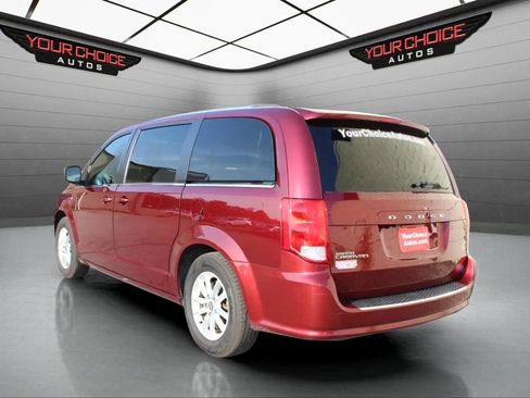 Used 2019 Dodge Grand Caravan SXT image 3