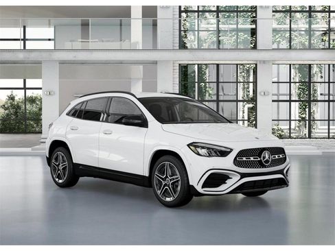 New 2025 Mercedes-Benz GLA 250 4MATIC image 11