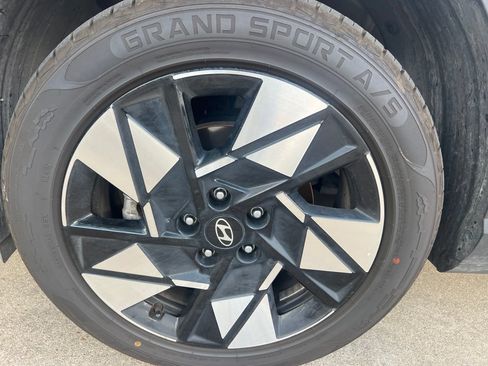 Used 2025 Hyundai Kona SEL FWD image 12