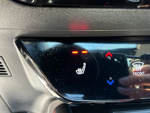 Used 2025 Nissan Kicks SR w/ SR Premium Package AWD/4WD image 28