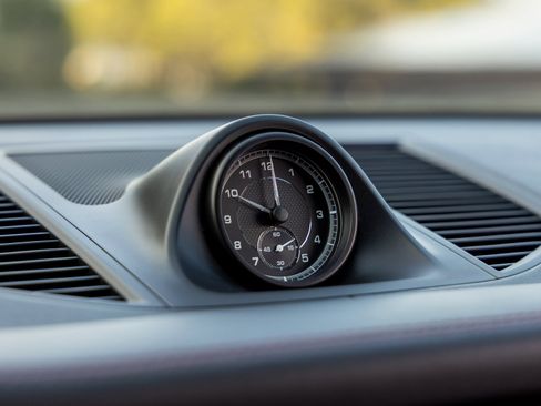 Certified 2023 Porsche Macan image 31