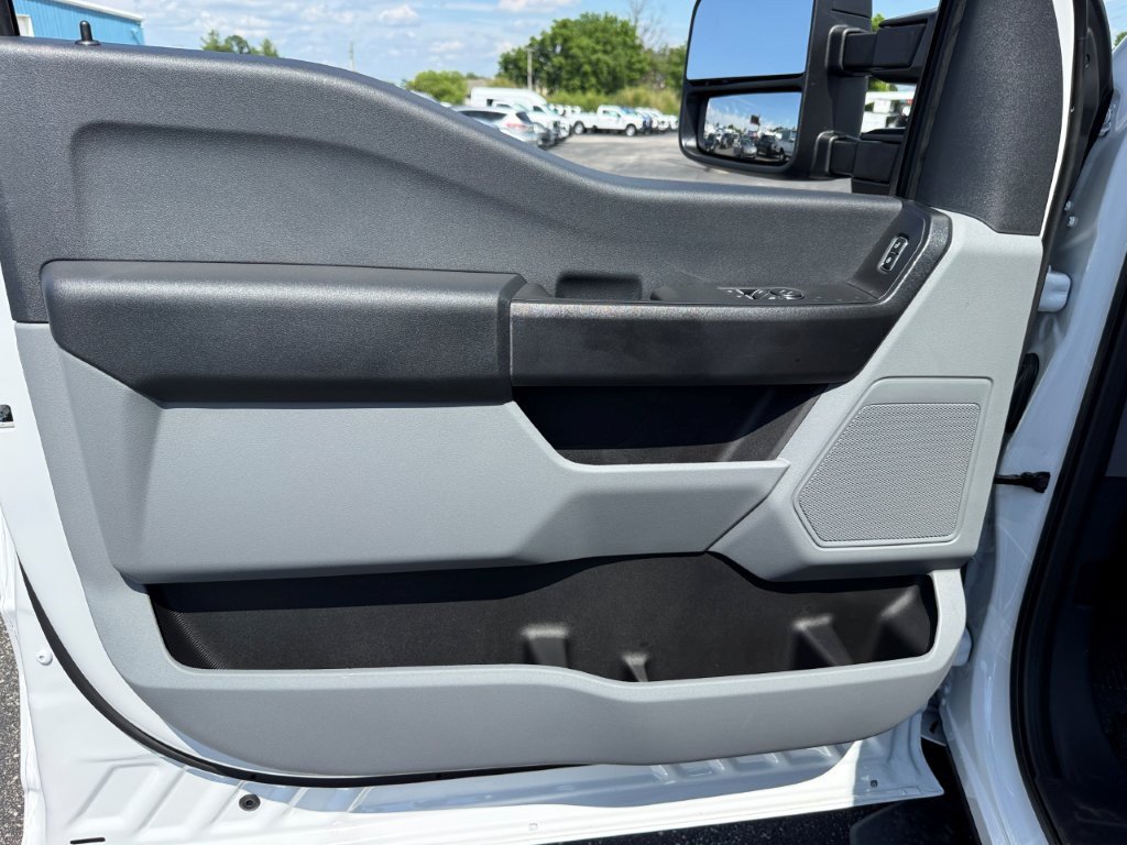 New 2026 Ford F350 XL w/ XL Chrome Package AWD/4WD image 10