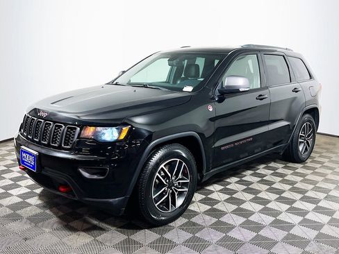 Used 2021 Jeep Grand Cherokee Trailhawk AWD/4WD image 3