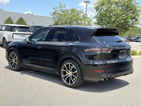Used 2021 Porsche Cayenne Turbo AWD/4WD image 3
