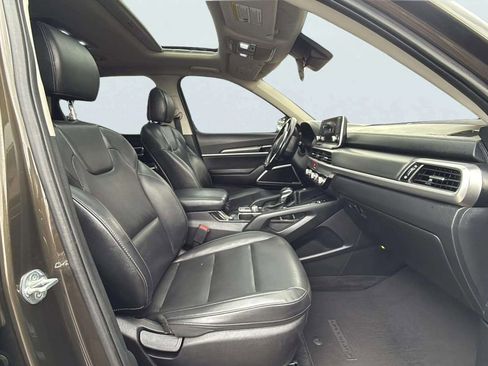Used 2020 Kia Telluride S w/ S 8 Passenger Seating Package AWD/4WD image 16