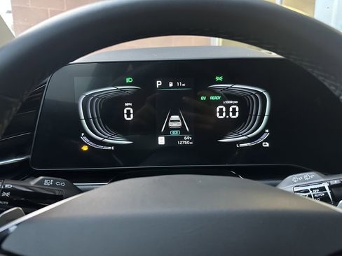 Used 2024 Kia Niro EX image 15