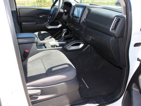Used 2022 Nissan Frontier SV AWD/4WD image 7