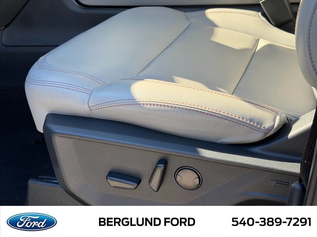 Used 2025 Ford Expedition Max Active AWD/4WD image 23