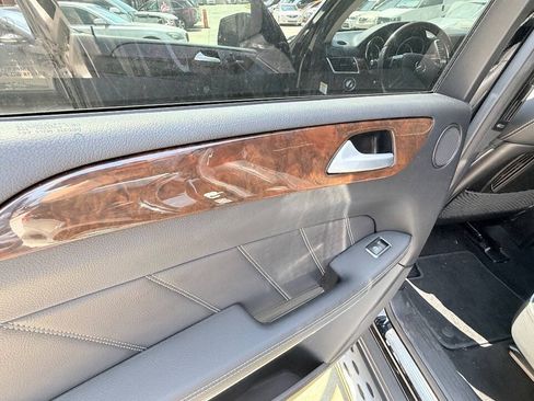 Used 2014 Mercedes-Benz GL 550 4MATIC image 42