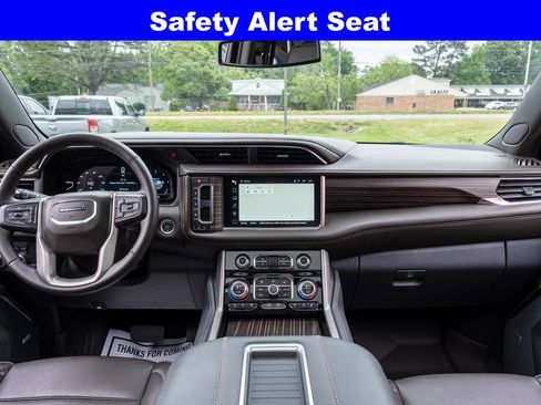 Used 2024 GMC Yukon Denali AWD/4WD image 21