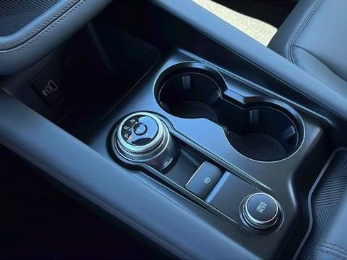 New 2026 Ford Explorer Active w/ Active Comfort Package RWD image 28