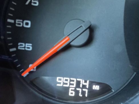 Used 2017 Porsche Macan S image 24