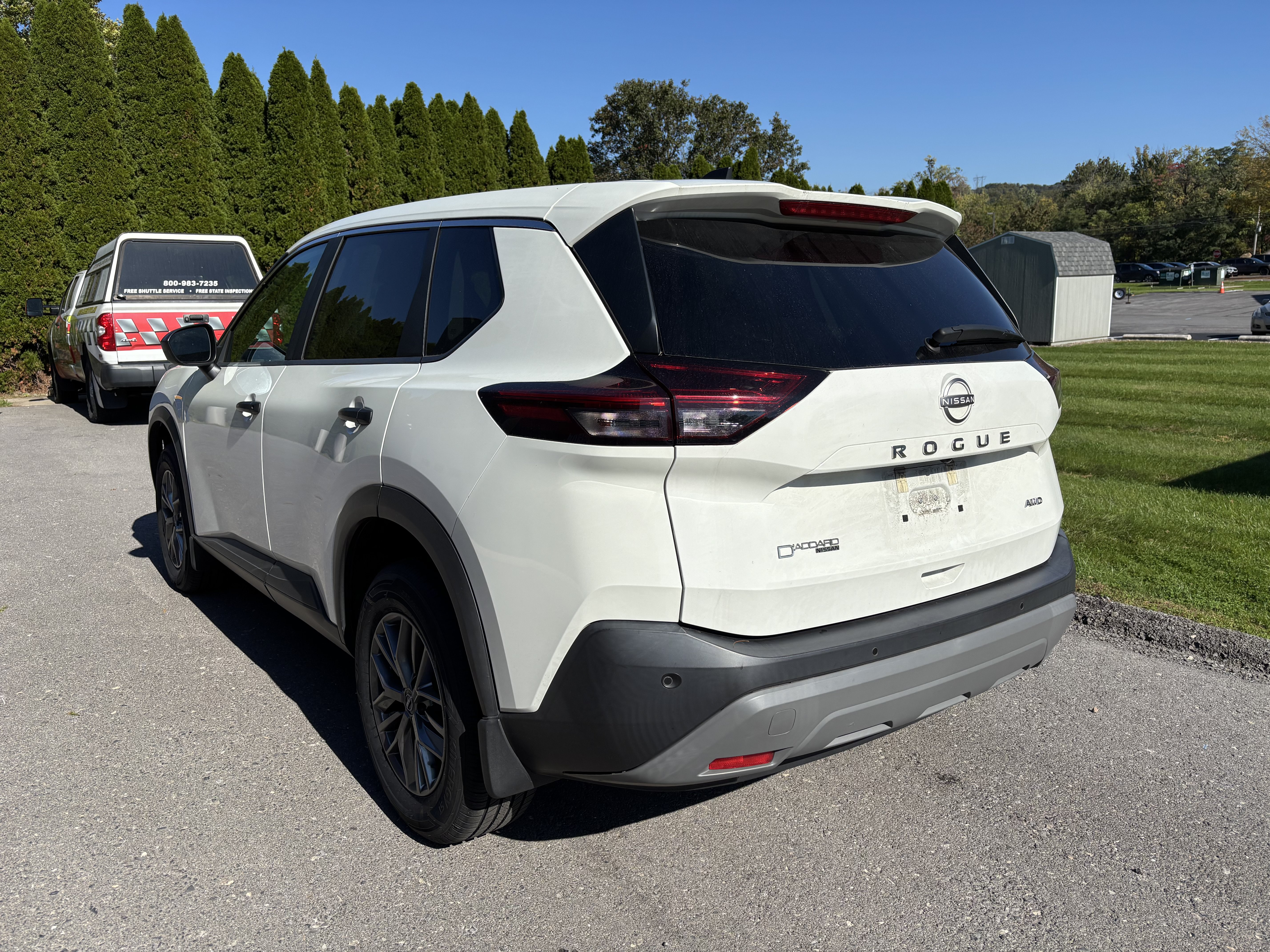 Used 2023 Nissan Rogue S AWD/4WD image 6