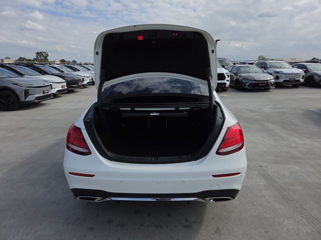 Used 2018 Mercedes-Benz E 300 image 6