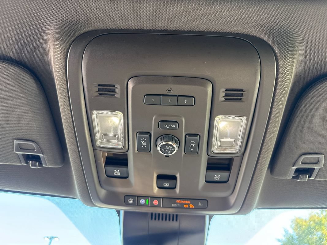 Used 2023 GMC Yukon SLT w/ SLT Premium Package AWD/4WD image 25
