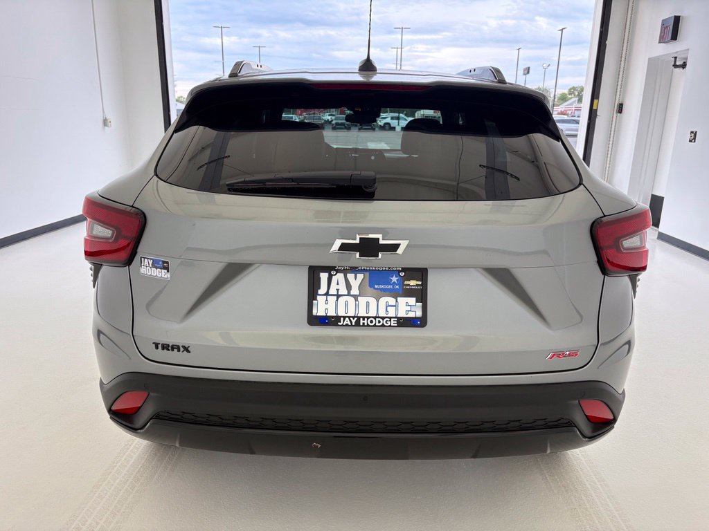 New 2026 Chevrolet Trax RS w/ Sunroof Package FWD image 21