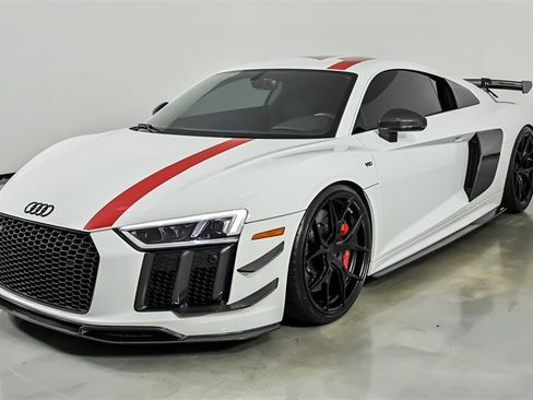 Used 2018 Audi R8 V10 RWD image 5