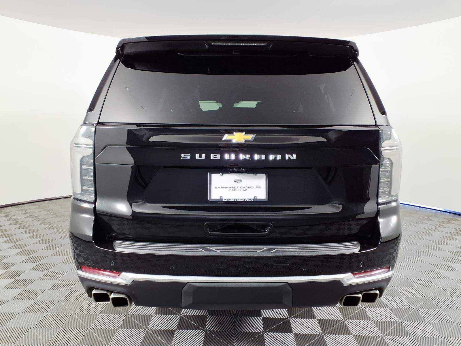 Used 2025 Chevrolet Suburban High Country AWD/4WD image 5