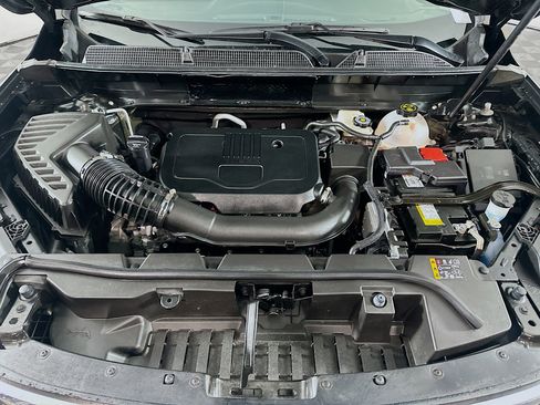 Used 2023 GMC Acadia SLE w/ Driver Convenience Package image 36