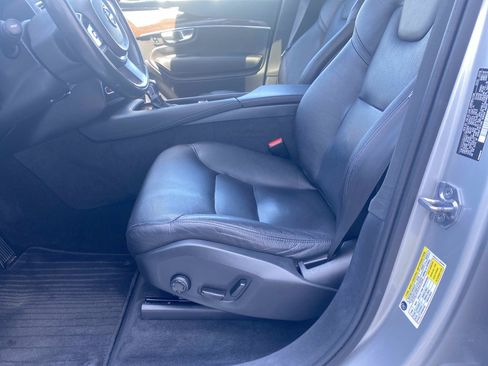 Used 2018 Volvo XC90 T6 Momentum w/ Momentum Plus Package AWD/4WD image 19