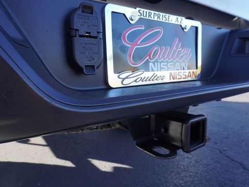 Used 2022 Jeep Gladiator Sport image 8