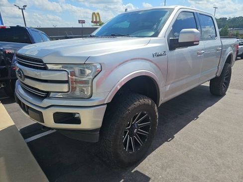 Used 2018 Ford F150 Lariat w/ Equipment Group 502A Luxury AWD/4WD image 3