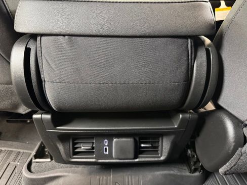 New 2026 GMC Sierra 1500 SLE w/ Preferred Package image 18