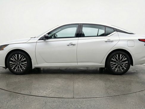 Used 2025 Nissan Altima 2.5 SV image 5