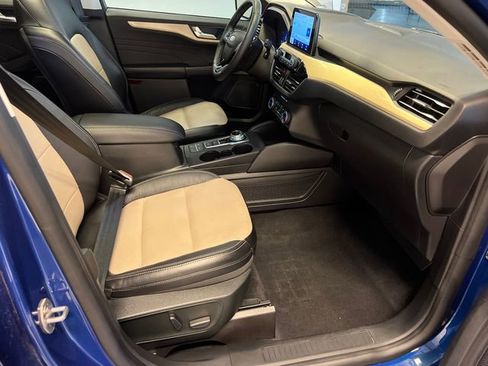 Used 2022 Ford Escape Titanium w/ Titanium Elite Package AWD/4WD image 11