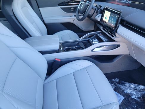 New 2026 Lincoln Nautilus Premier image 15